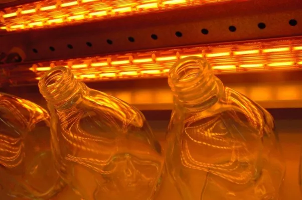 Preheating lamp for CNC glass cutter
